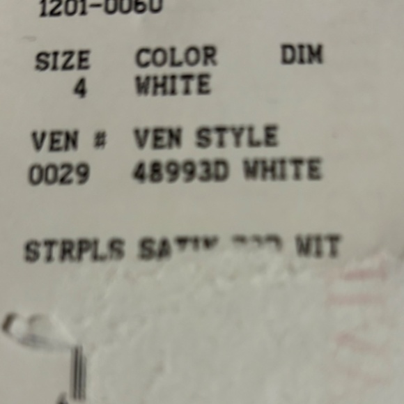 David's Bridal Size 4 White Tulle Floor Length Wedding Dress NWT Style # 48993D - Picture 5 of 6